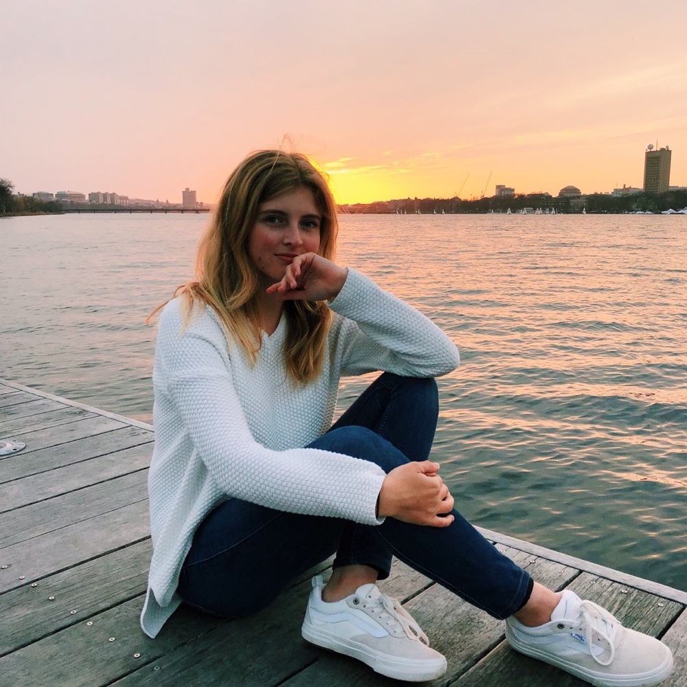 Meet your Posher, Elise